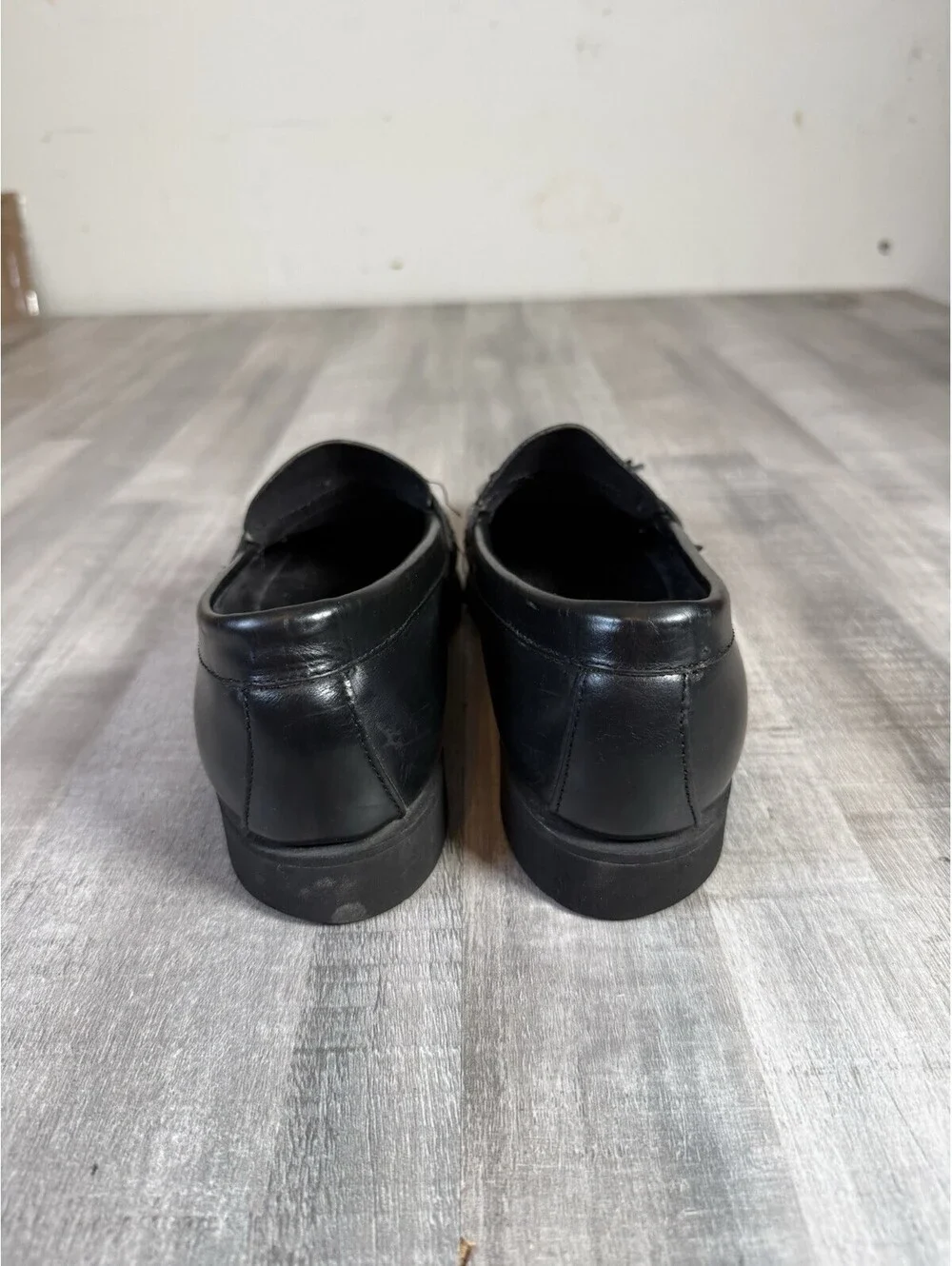 GH BASS WEEJUNS Jeremy Black Leather Kiltie Tassel Loafers Handcrafted Mens 9.5